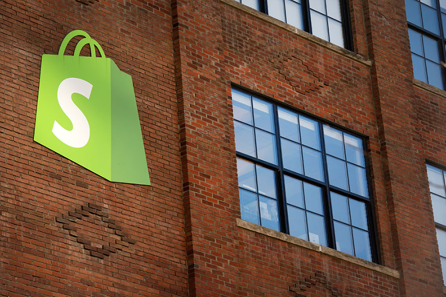 Shopify-builds-brick Shopify builds brick